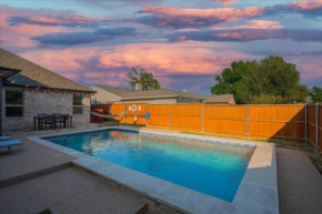 Trendy and Modern home w a Private Pool